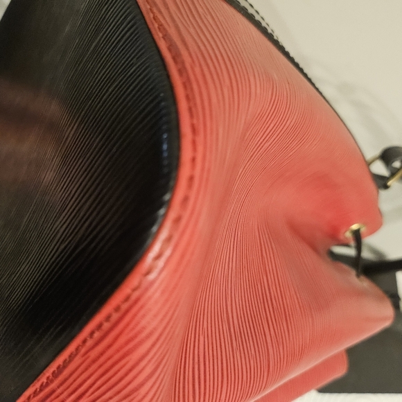 Louis Vuitton Epi Noe Red Bucket Bag - Picture 7 of 15